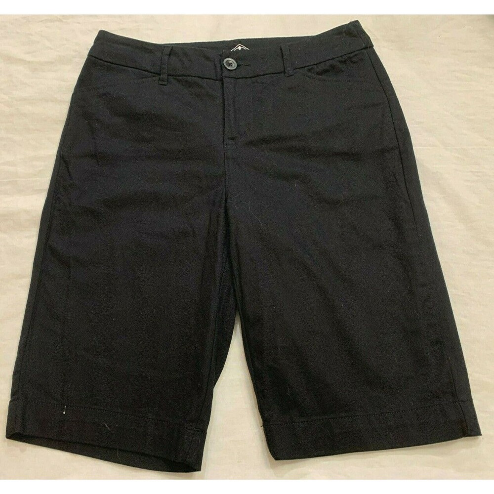 ST JOHNS BAY WOMENS BERMUDA SHORTS SIZE 4